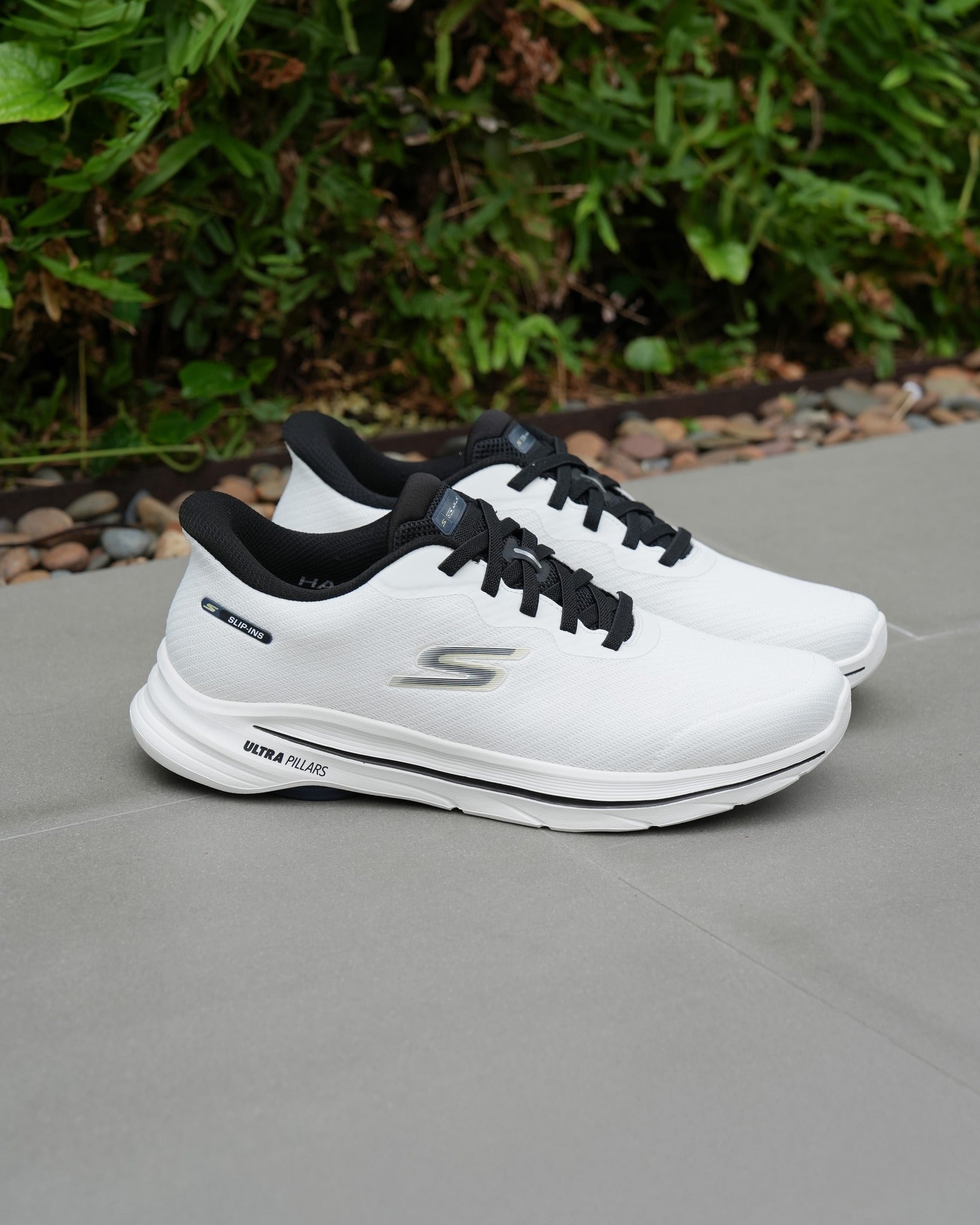 Skechers GOwalk 8