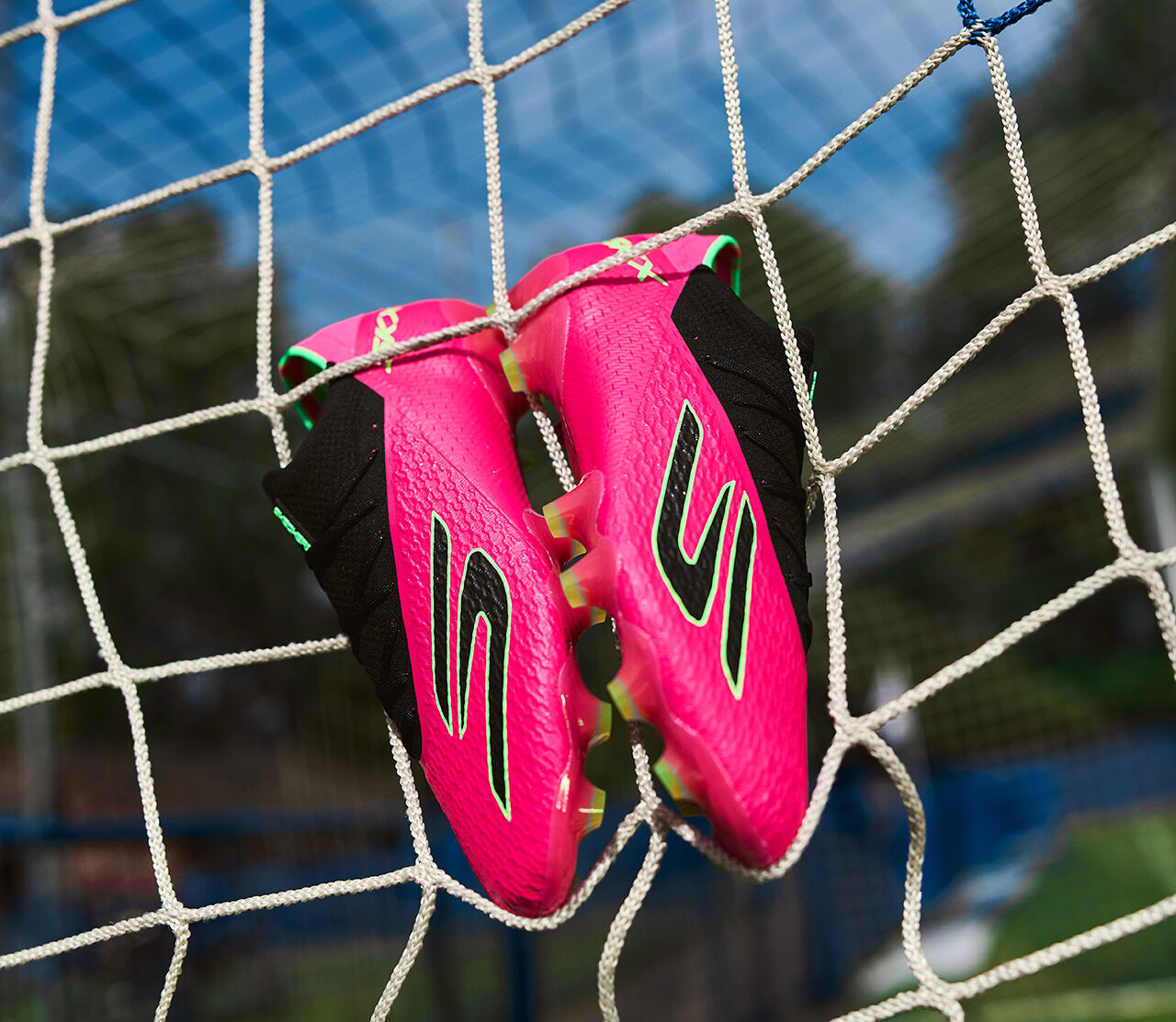 SKECHERS FOOTBALL