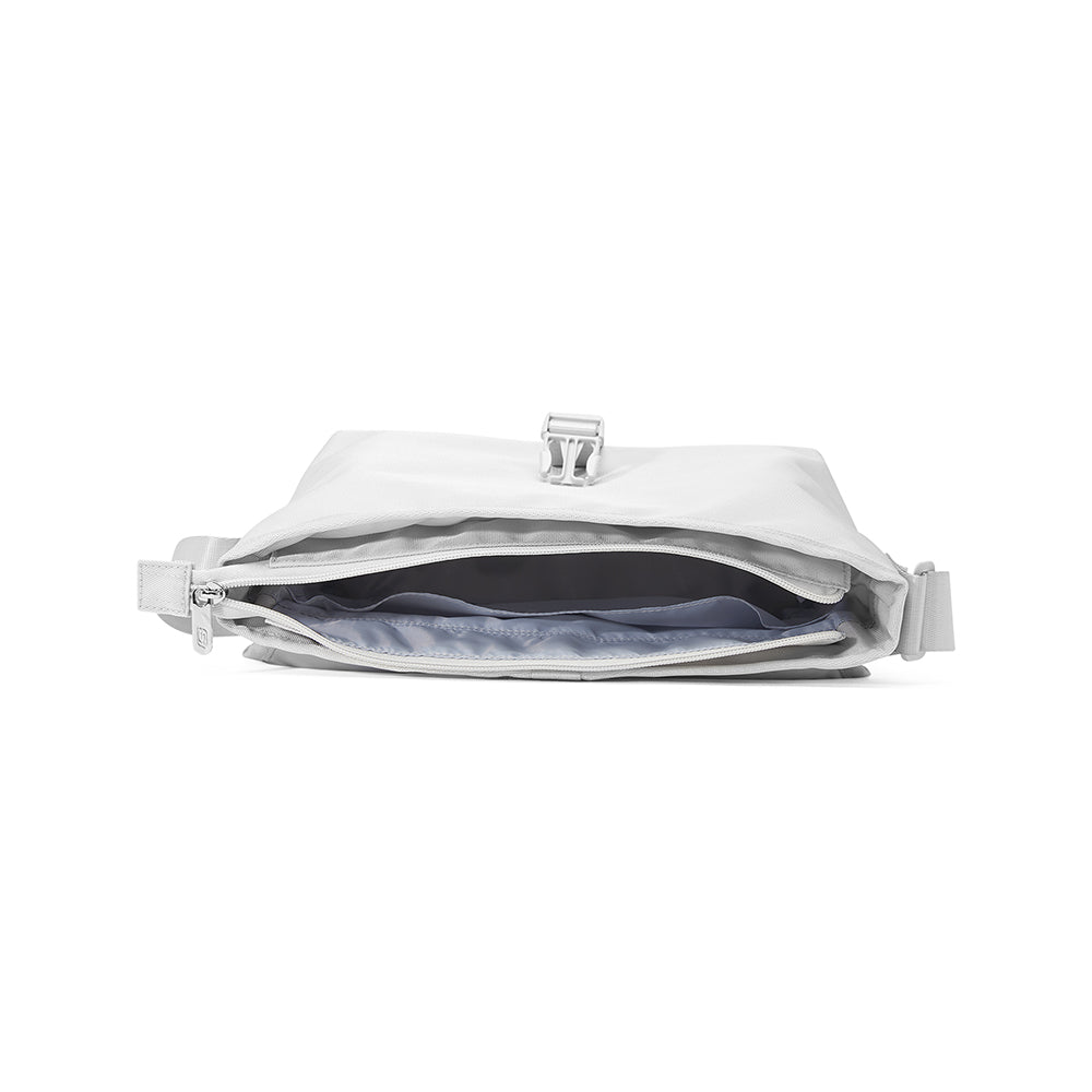 S Color: Shoulder Bag
