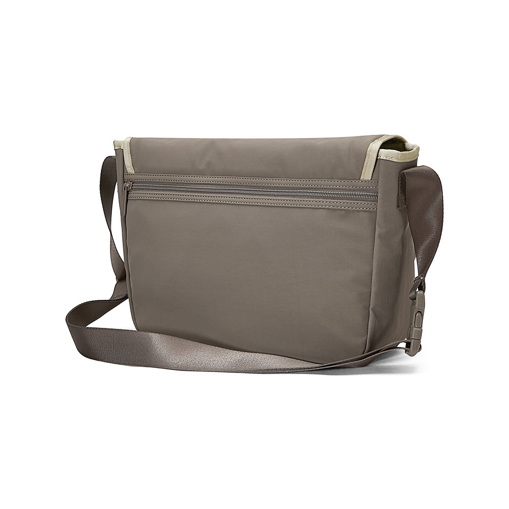 Sport Utility: Shoulder Bag