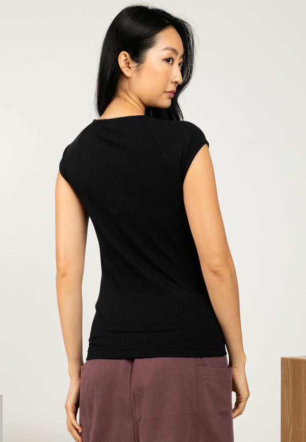 Urban Outdoor: Sleeveless Tee