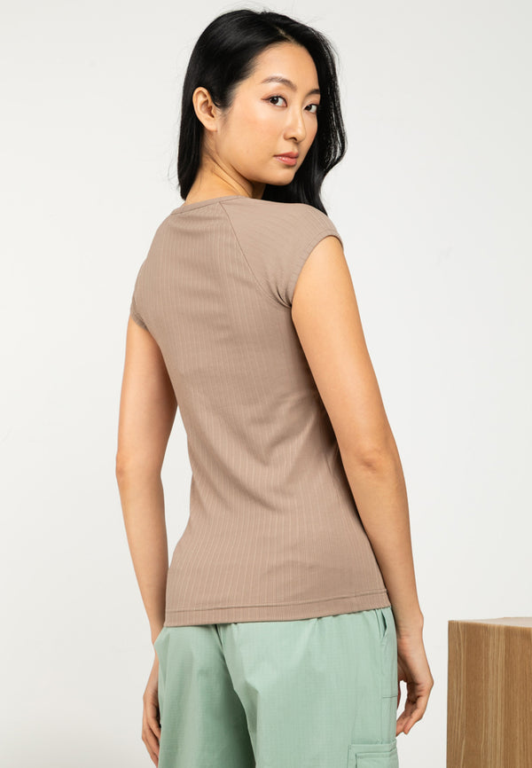 Urban Outdoor: Sleeveless Tee